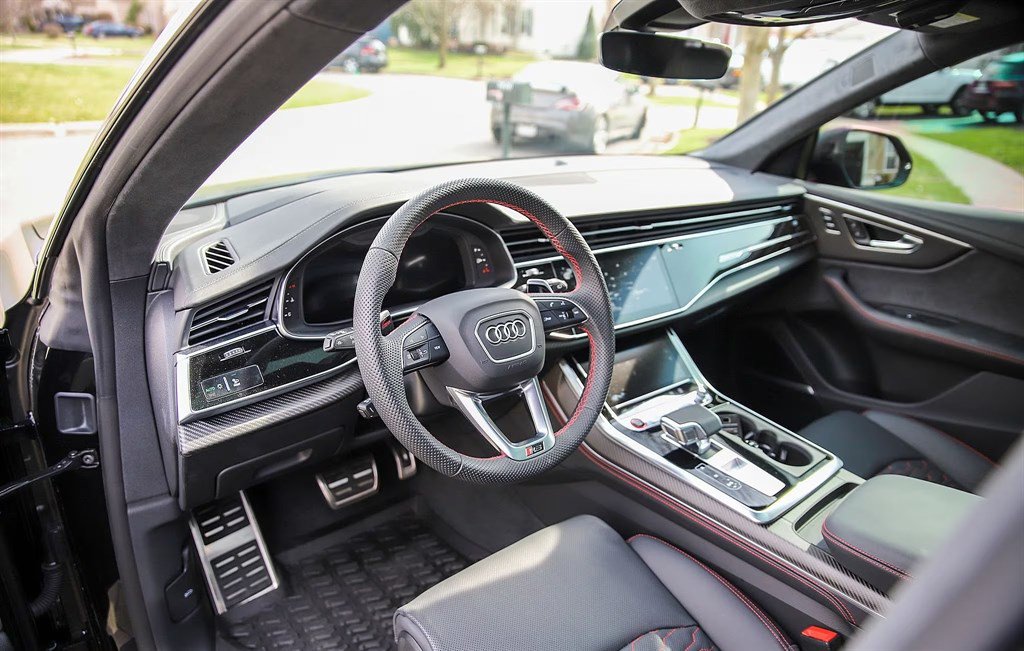 Used 2025 Audi RS Q8 performance AWD/4WD image 3