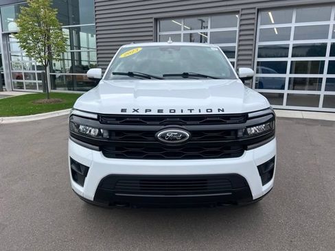 Used 2023 Ford Expedition Limited AWD/4WD image 2