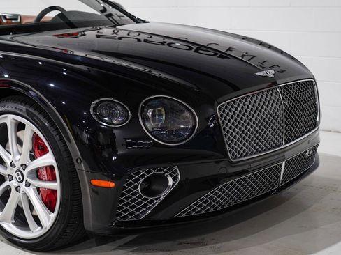 Used 2022 Bentley Continental GT image 24