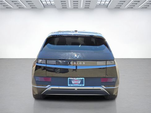 Certified 2024 Hyundai Ioniq 5 SEL RWD image 5