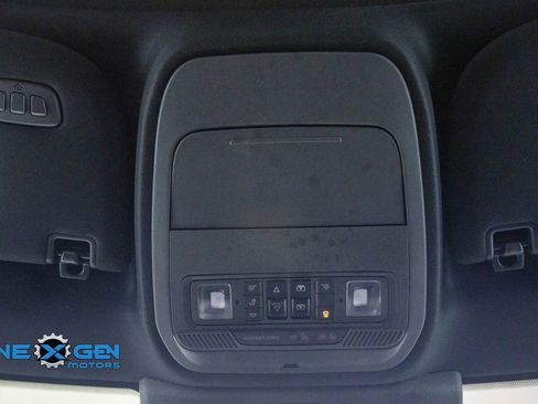 Used 2025 Ford Expedition Tremor AWD/4WD image 33