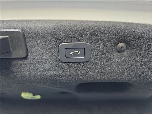 Used 2024 Jaguar XF R-Dynamic SE image 13