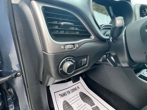 Used 2020 Jeep Cherokee Latitude image 13