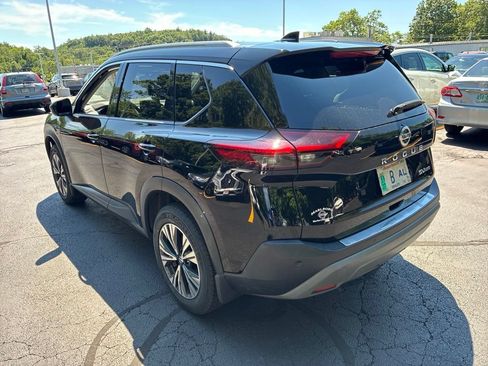 Certified 2021 Nissan Rogue SV w/ Premium Package AWD/4WD image 5