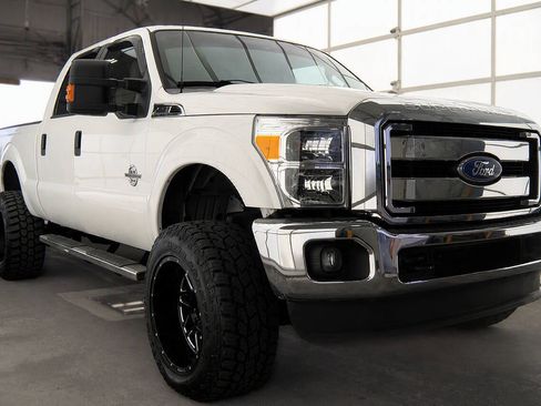 Used 2016 Ford F250 XLT AWD/4WD image 3