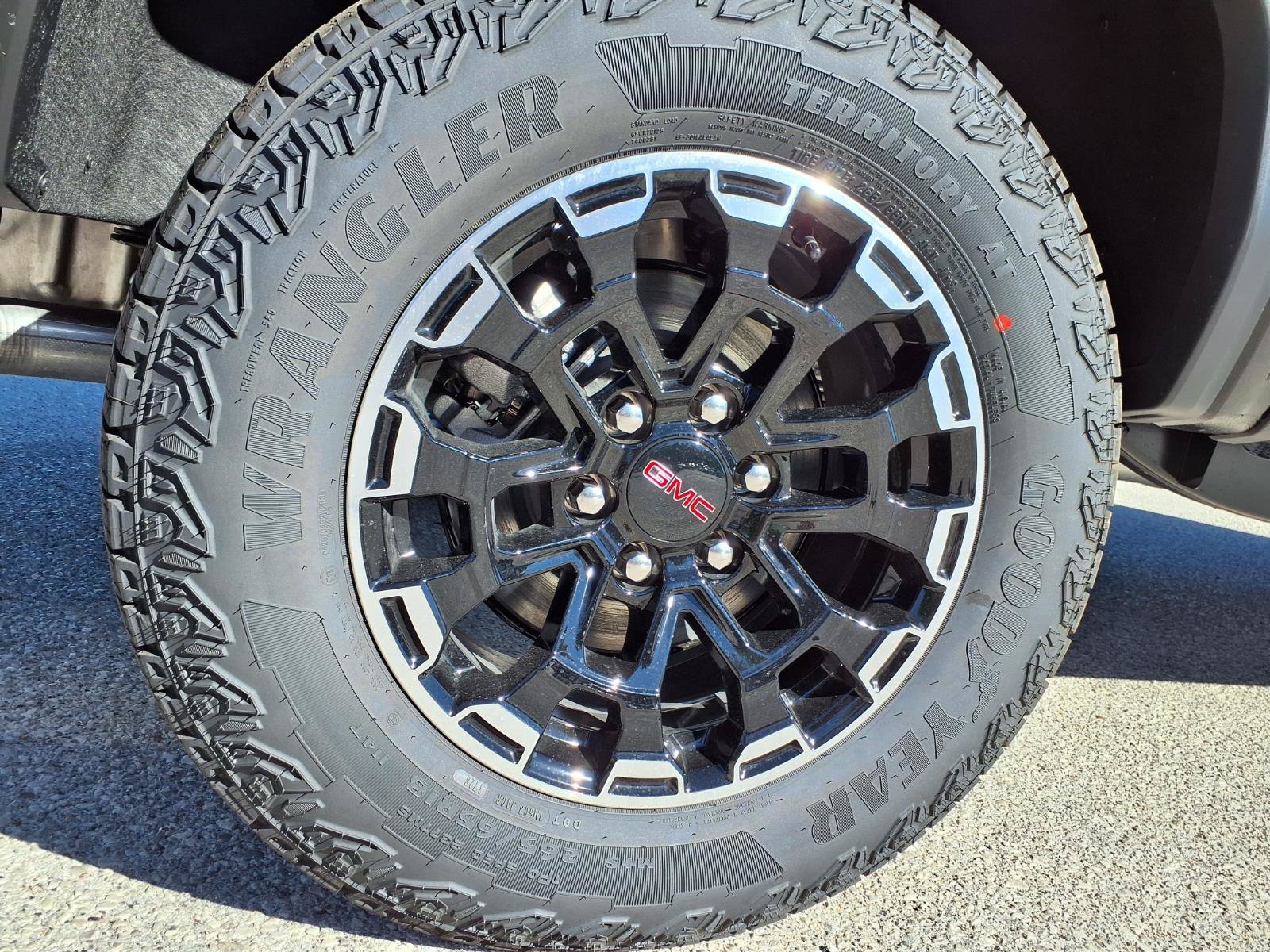 New 2026 GMC Canyon AT4 AWD/4WD image 24