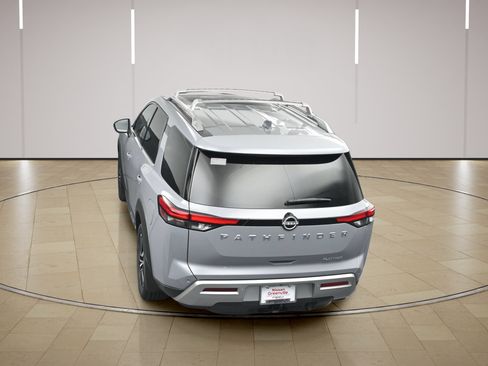 Certified 2025 Nissan Pathfinder Platinum w/ Cargo Package FWD image 38