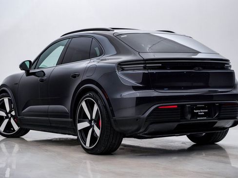 New 2025 Porsche Macan 4S Electric image 3