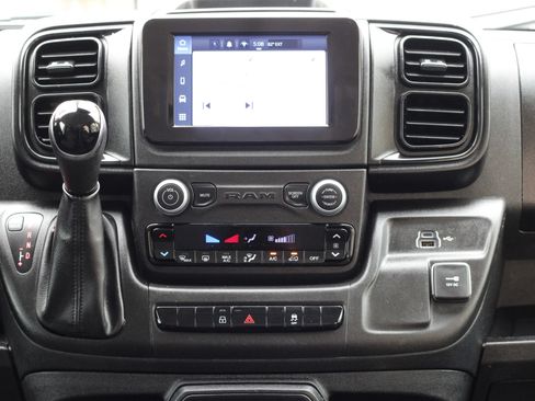Used 2025 RAM ProMaster 2500 w/ Convenience Group FWD image 18