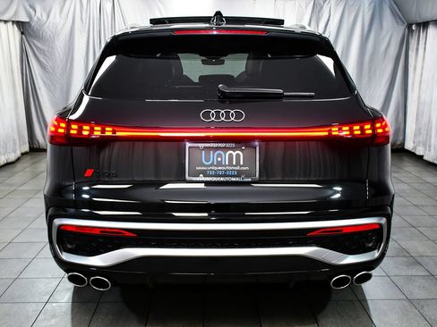 Used 2025 Audi SQ5 Premium Plus w/ Premium Plus Package AWD/4WD image 5