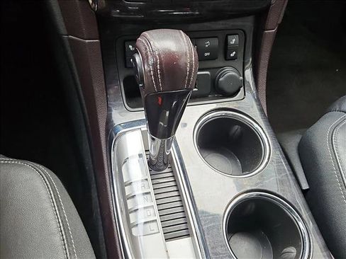 Used 2017 Buick Enclave Leather image 12