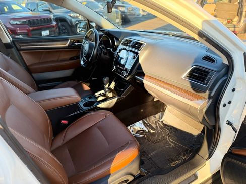 Used 2018 Subaru Outback 3.6R Touring image 23