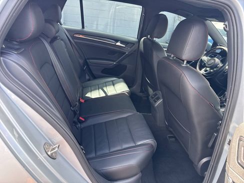 Used 2017 Volkswagen GTI SE FWD image 21