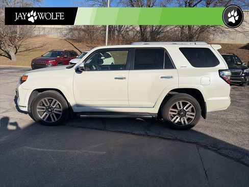 Used 2014 Toyota 4Runner Limited image 9
