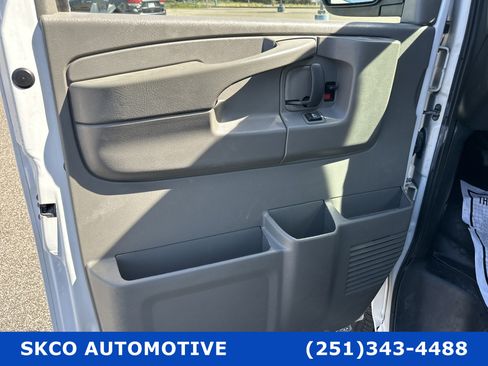 Used 2015 Chevrolet Express 2500 image 11