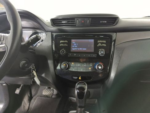 Used 2018 Nissan Rogue Sport S image 13