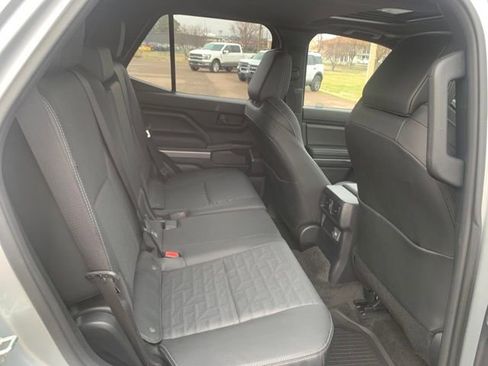 Used 2025 Toyota 4Runner 4WD image 28