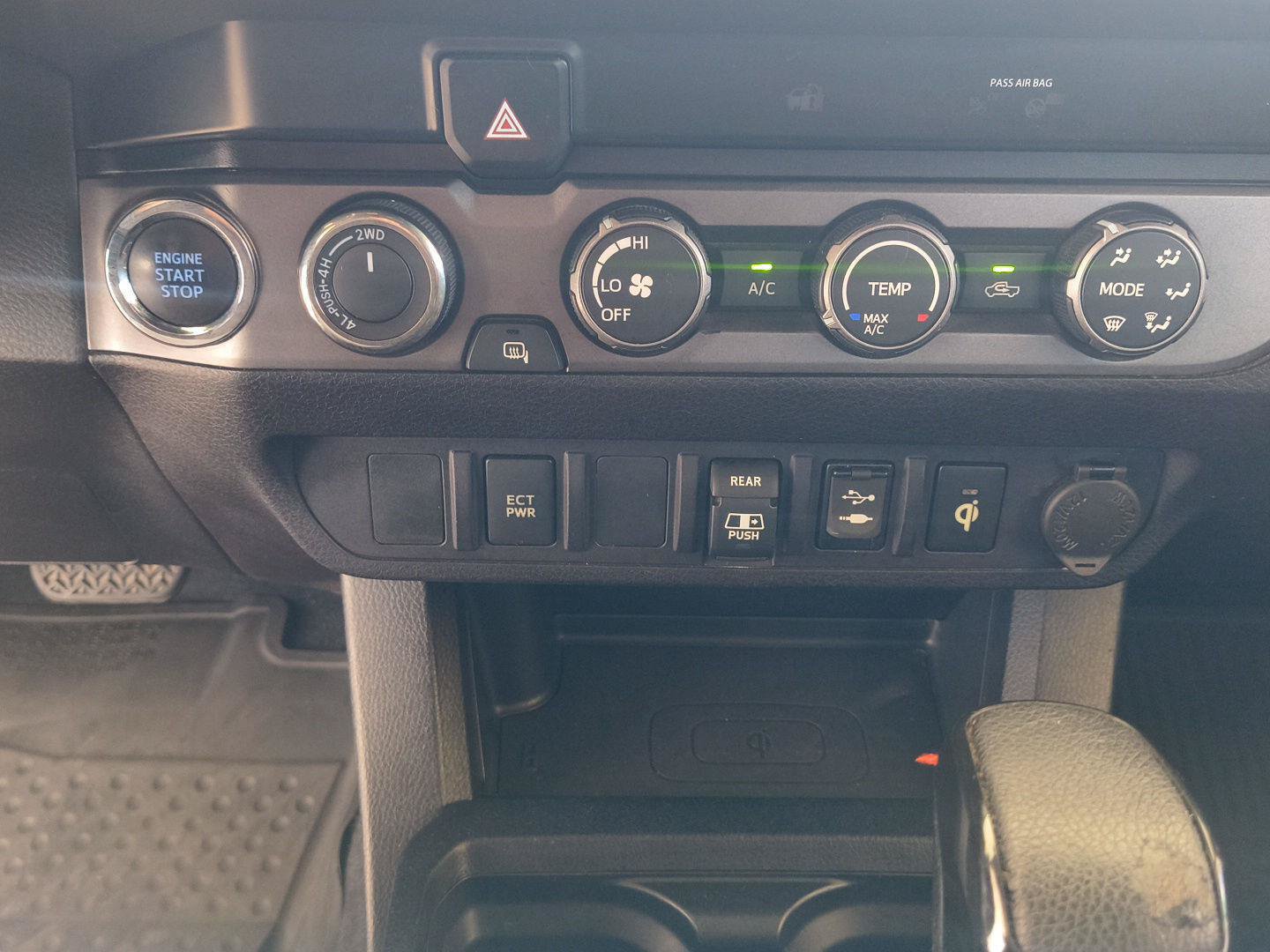 Used 2019 Toyota Tacoma TRD Off-Road AWD/4WD image 34