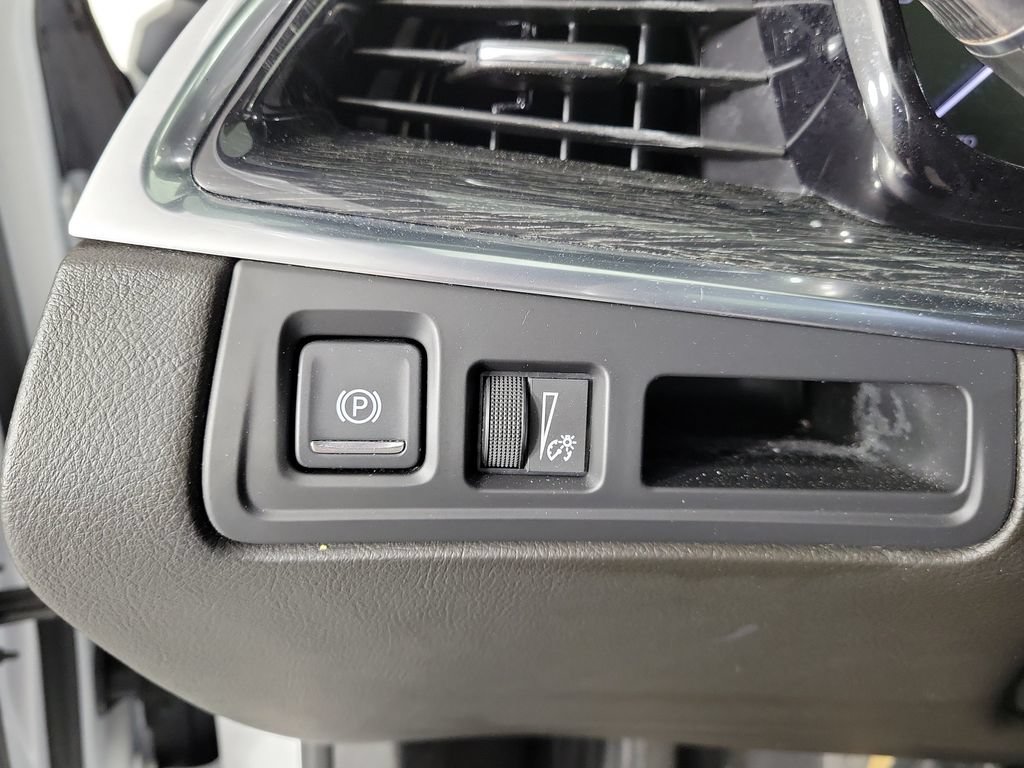 Certified 2023 Cadillac XT5 Premium Luxury AWD/4WD image 33