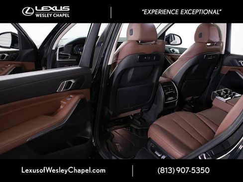 Used 2022 BMW X7 xDrive40i w/ Parking Assistance Package AWD/4WD image 14