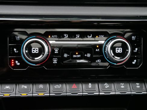 Used 2023 GMC Sierra 1500 AT4X w/ AT4X AEV Edition image 20