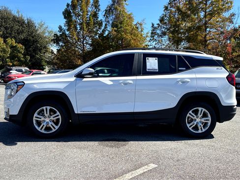 Used 2023 GMC Terrain SLE w/ Driver Convenience Package image 31