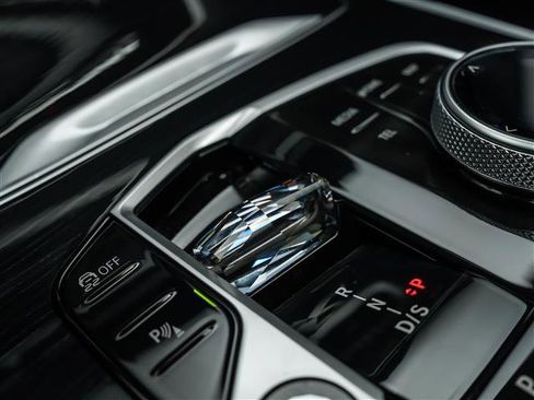 Used 2023 BMW X7 xDrive40i w/ Executive Package image 28