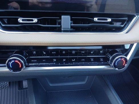 New 2026 Chevrolet Equinox ACTIV w/ Convenience Package III image 24