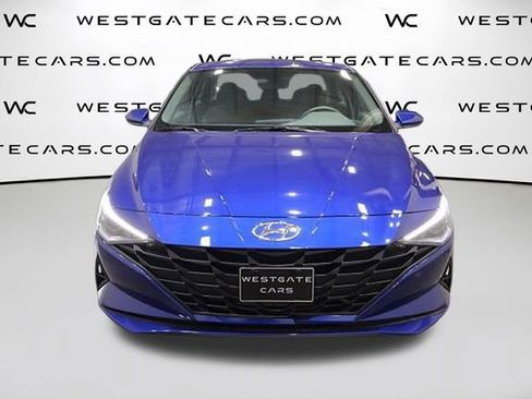 Used 2023 Hyundai Elantra SEL w/ Preferred Accessory Package FWD image 4