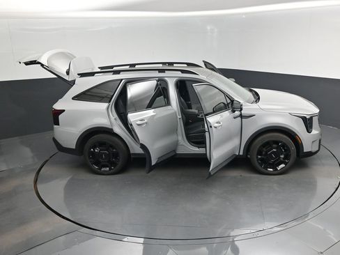 Certified 2024 Kia Sorento SX Prestige AWD/4WD image 18