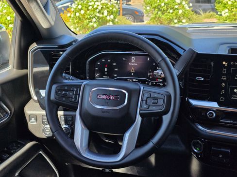 Used 2025 GMC Sierra 1500 SLT image 28