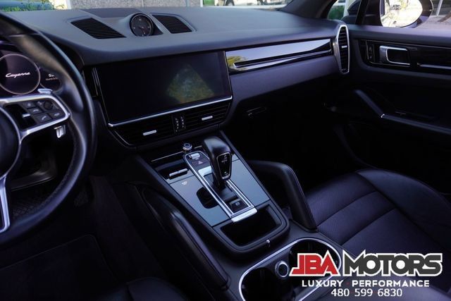 Used 2020 Porsche Cayenne AWD/4WD image 18