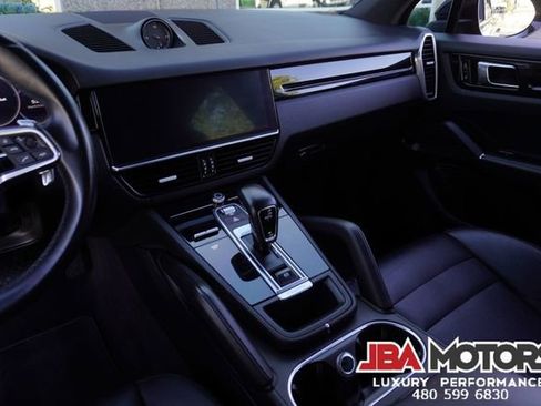 Used 2020 Porsche Cayenne AWD/4WD image 18