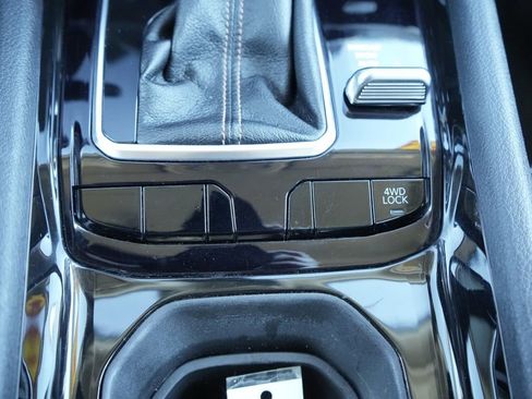 Used 2022 Jeep Compass Limited image 32