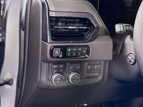 New 2026 GMC Yukon AT4 Ultimate AWD/4WD image 4