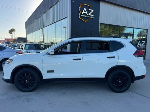 Used 2017 Nissan Rogue SV AWD/4WD image 9