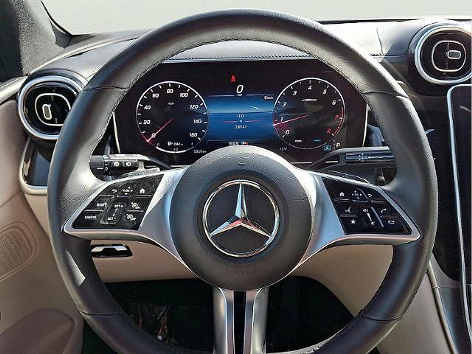 Used 2023 Mercedes-Benz GLC 300 4MATIC image 16