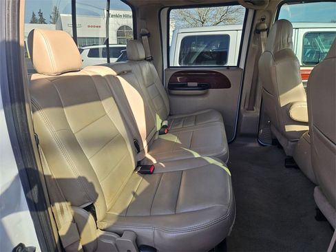 Used 2006 Ford F250 Lariat image 34