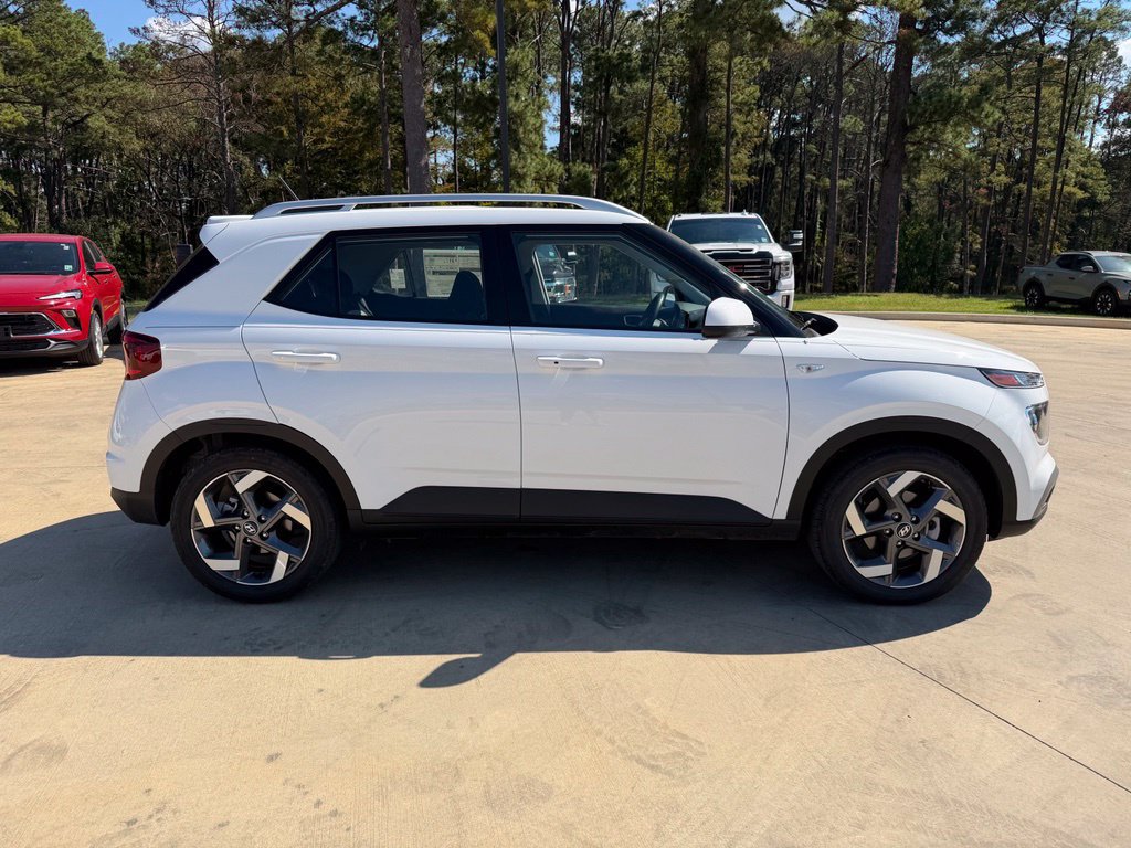 Used 2026 Hyundai Venue SEL FWD image 5