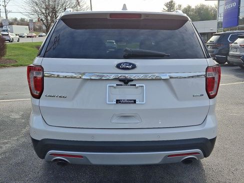 Used 2017 Ford Explorer Limited w/ Equipment Group 303A image 5