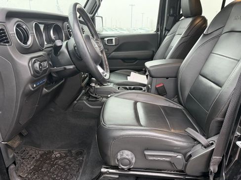 Used 2022 Jeep Wrangler Unlimited Sahara w/ Cold Weather Group image 14