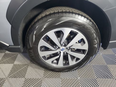 Used 2025 Subaru Outback Premium image 29