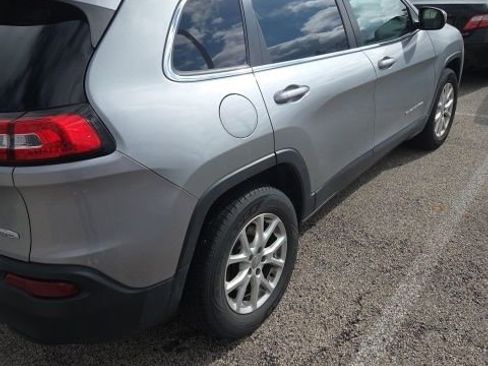 Used 2015 Jeep Cherokee Latitude w/ Cold Weather Group image 3