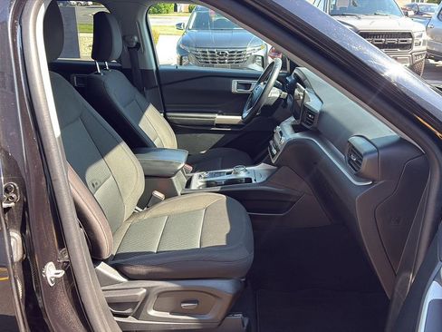 Used 2023 Ford Explorer XLT image 15