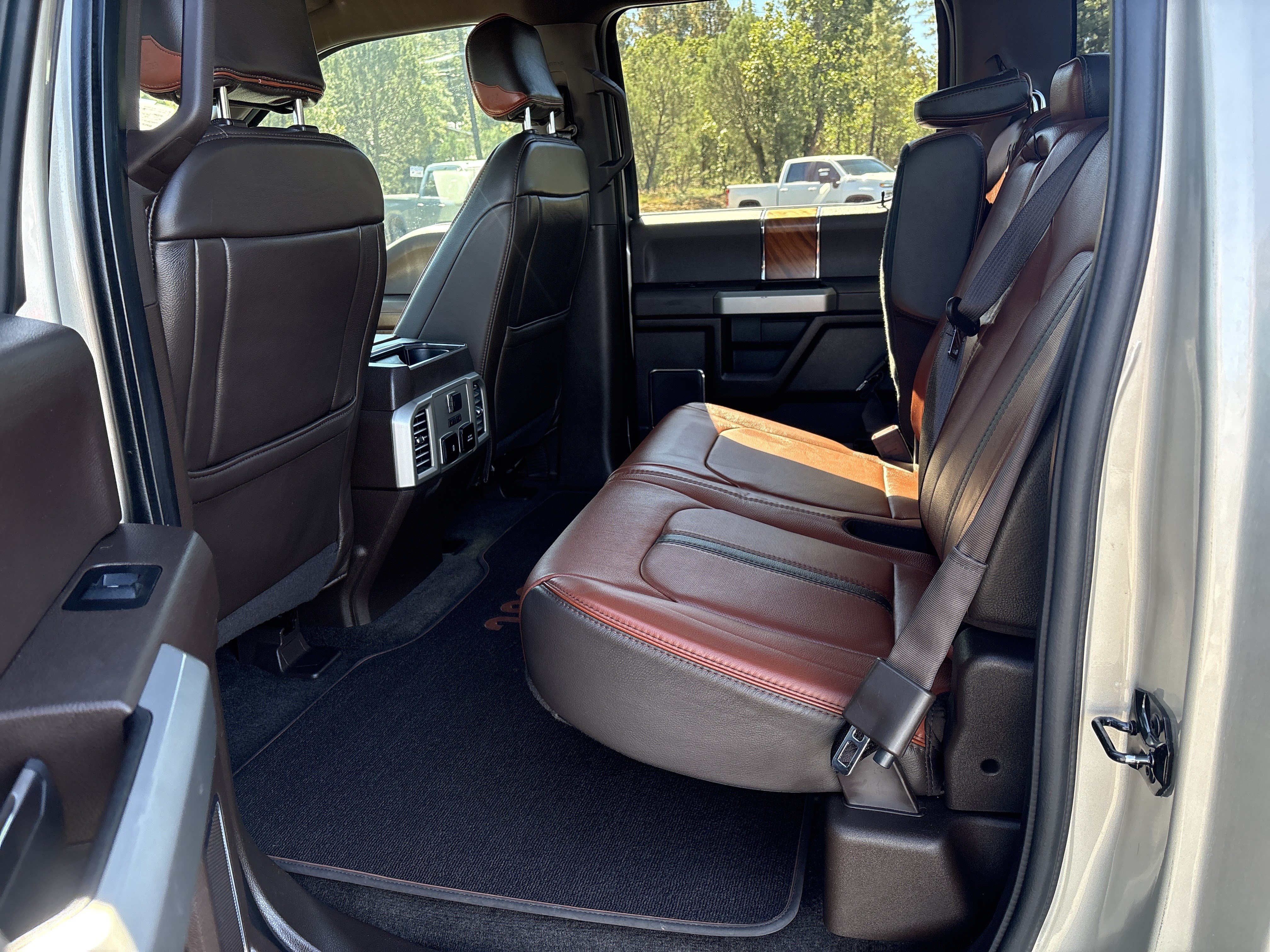 Used 2018 Ford F150 King Ranch w/ Equipment Group 601A Luxury AWD/4WD image 14
