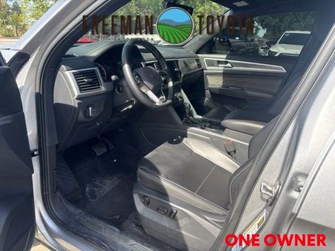 Used 2021 Volkswagen Atlas Cross Sport SE w/ 20" Black Wheels Package AWD/4WD image 7