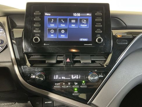 Used 2022 Toyota Camry SE image 12