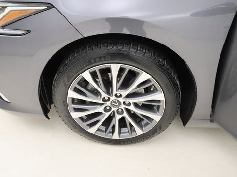 Used 2021 Lexus ES 300h w/ Premium Package image 7