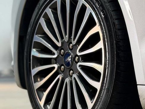 Used 2017 Ford Fusion SE image 13