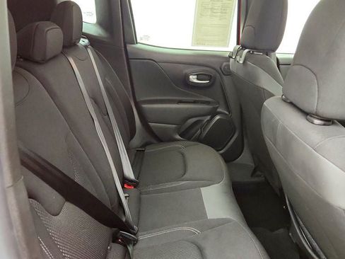 Used 2023 Jeep Renegade Altitude w/ Sun/Sound Group AWD/4WD image 22